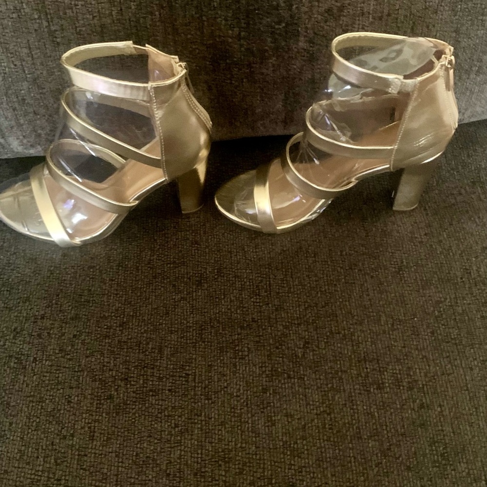 Women’s sandals